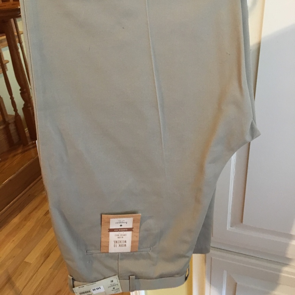 40W X 34L HAGGAR Khaki men’s pants. NWT